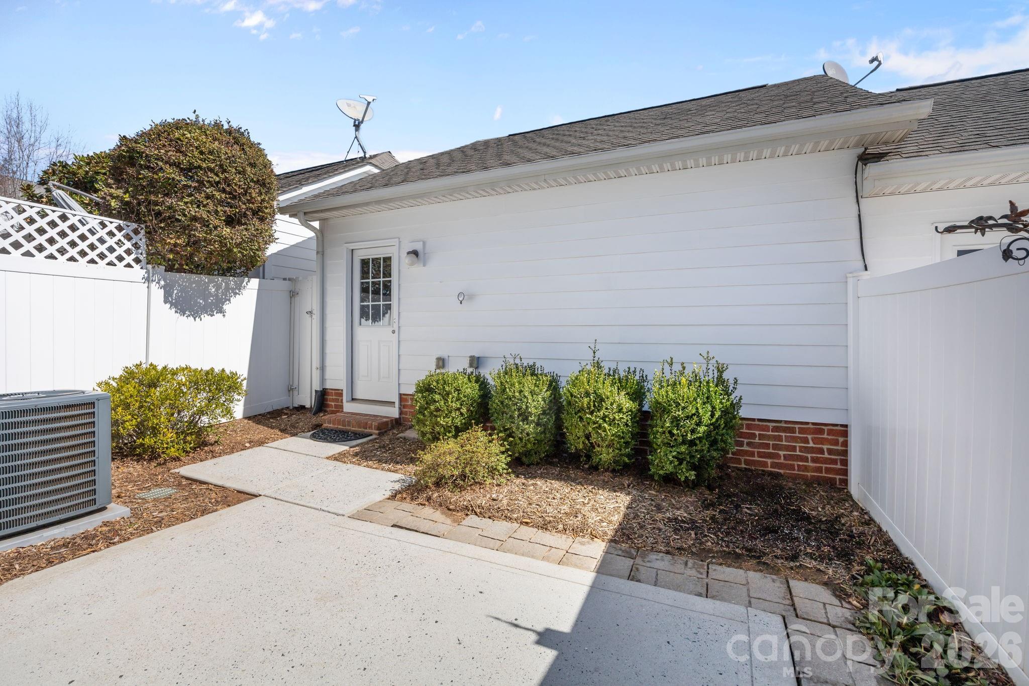 738 Naramore Street — Davidson