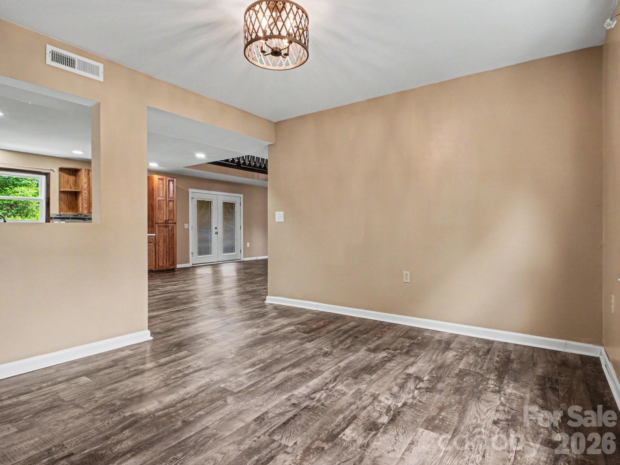 3361 47th Avenue Place NE — Hickory
