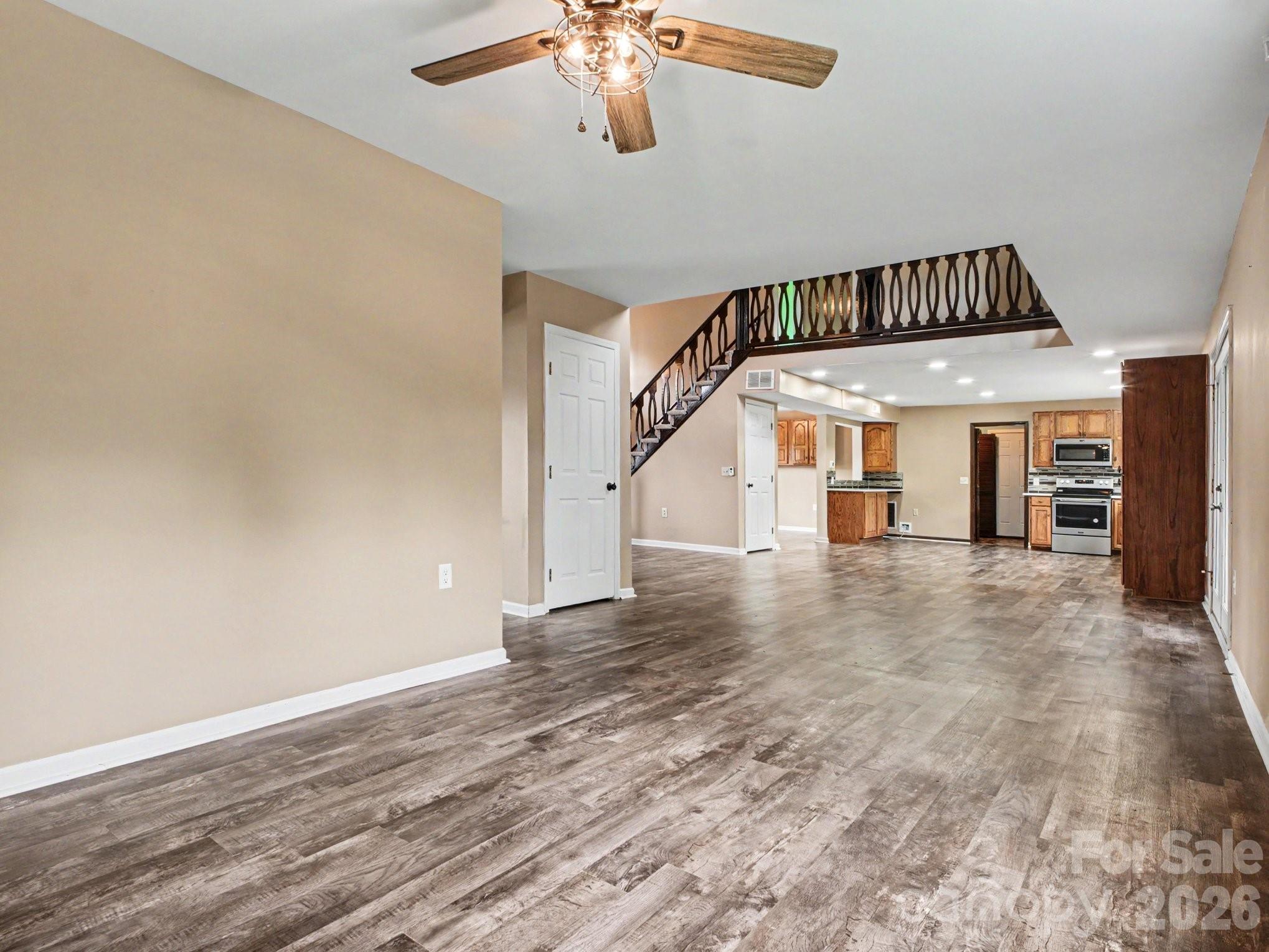 3361 47th Avenue Place NE — Hickory