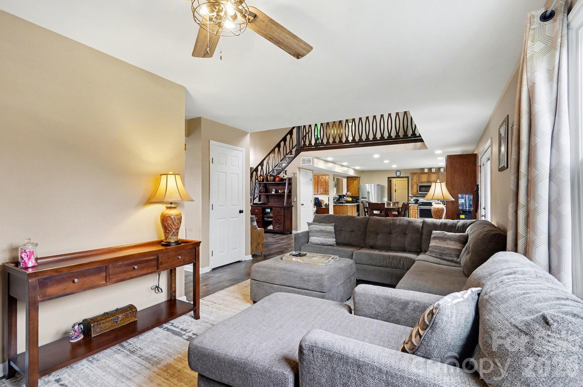 3361 47th Avenue Place NE — Hickory