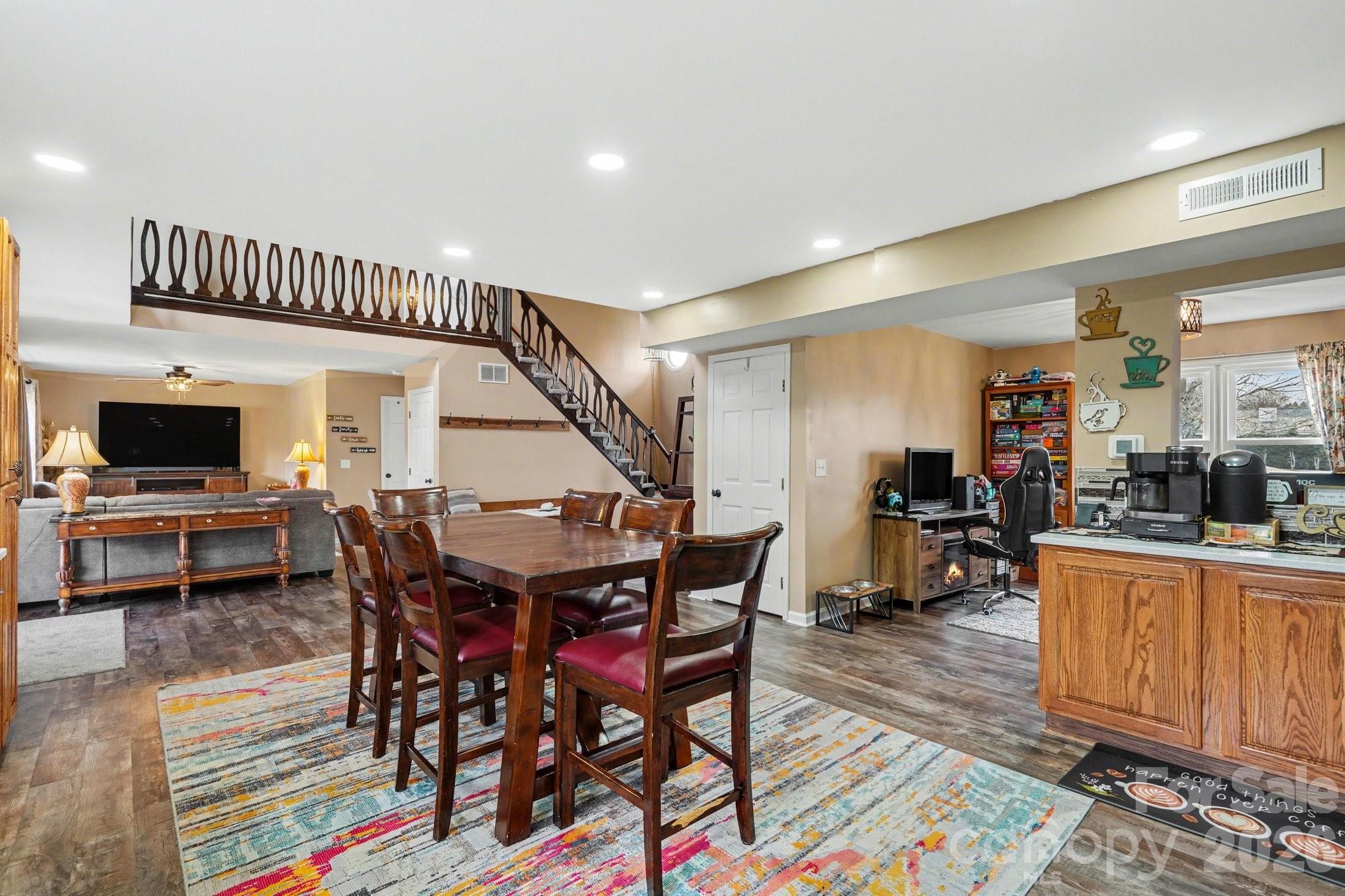 3361 47th Avenue Place NE — Hickory
