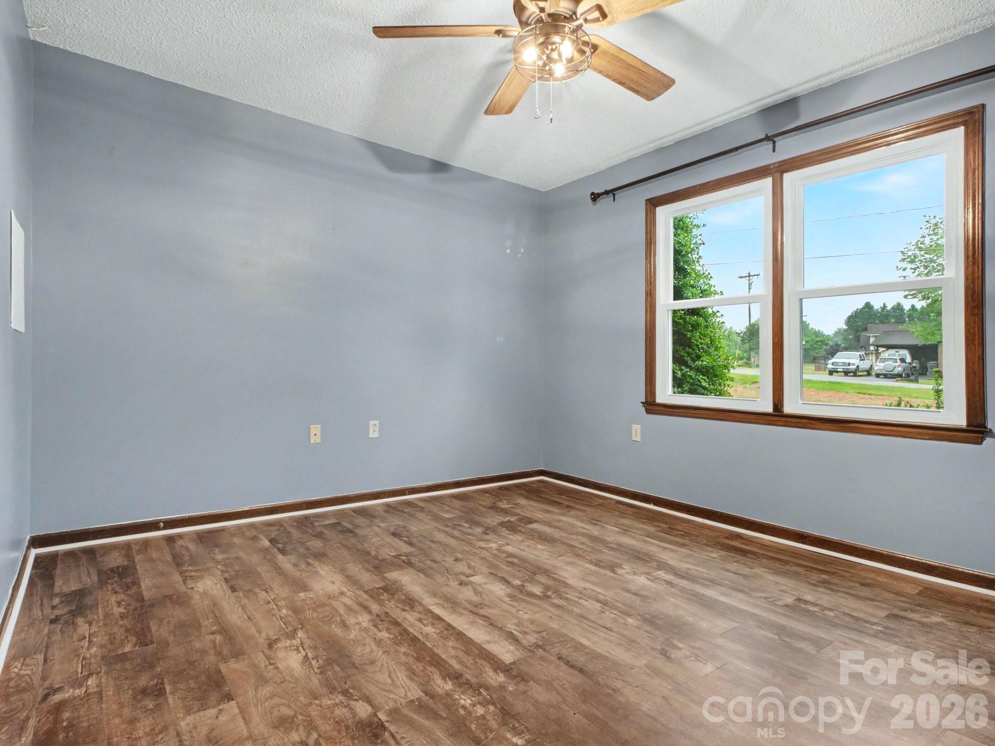 3361 47th Avenue Place NE — Hickory