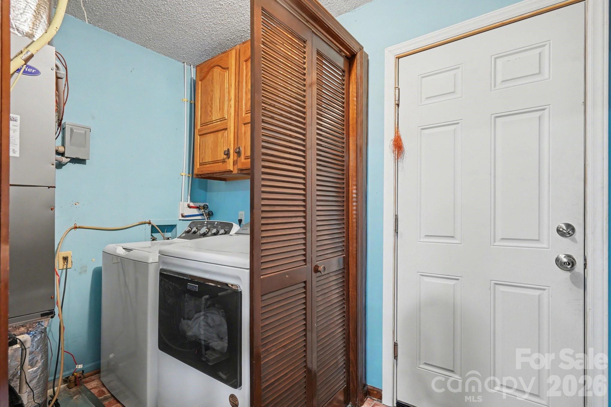 3361 47th Avenue Place NE — Hickory