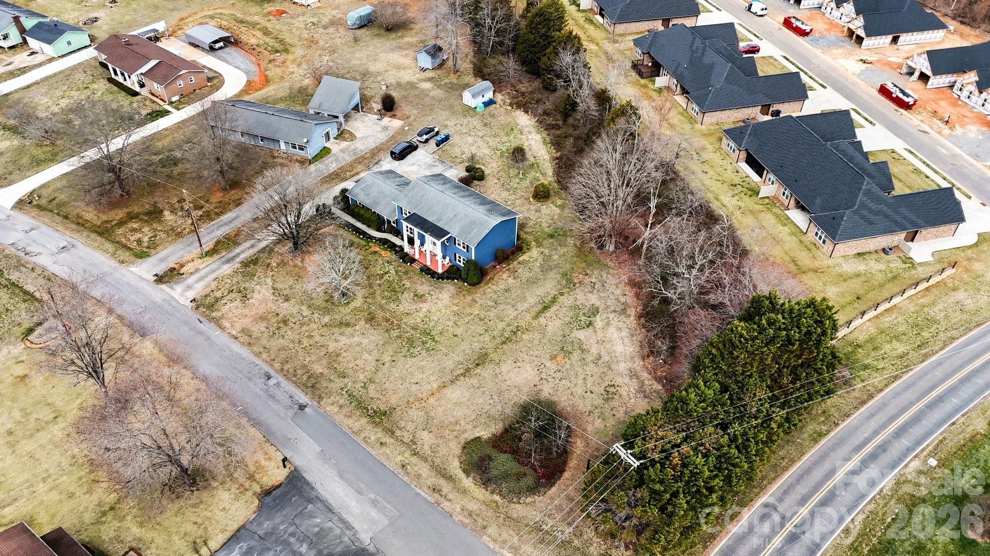 3361 47th Avenue Place NE — Hickory