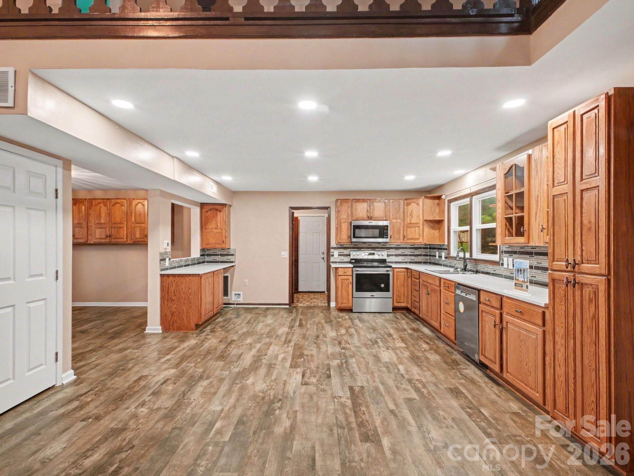 3361 47th Avenue Place NE — Hickory