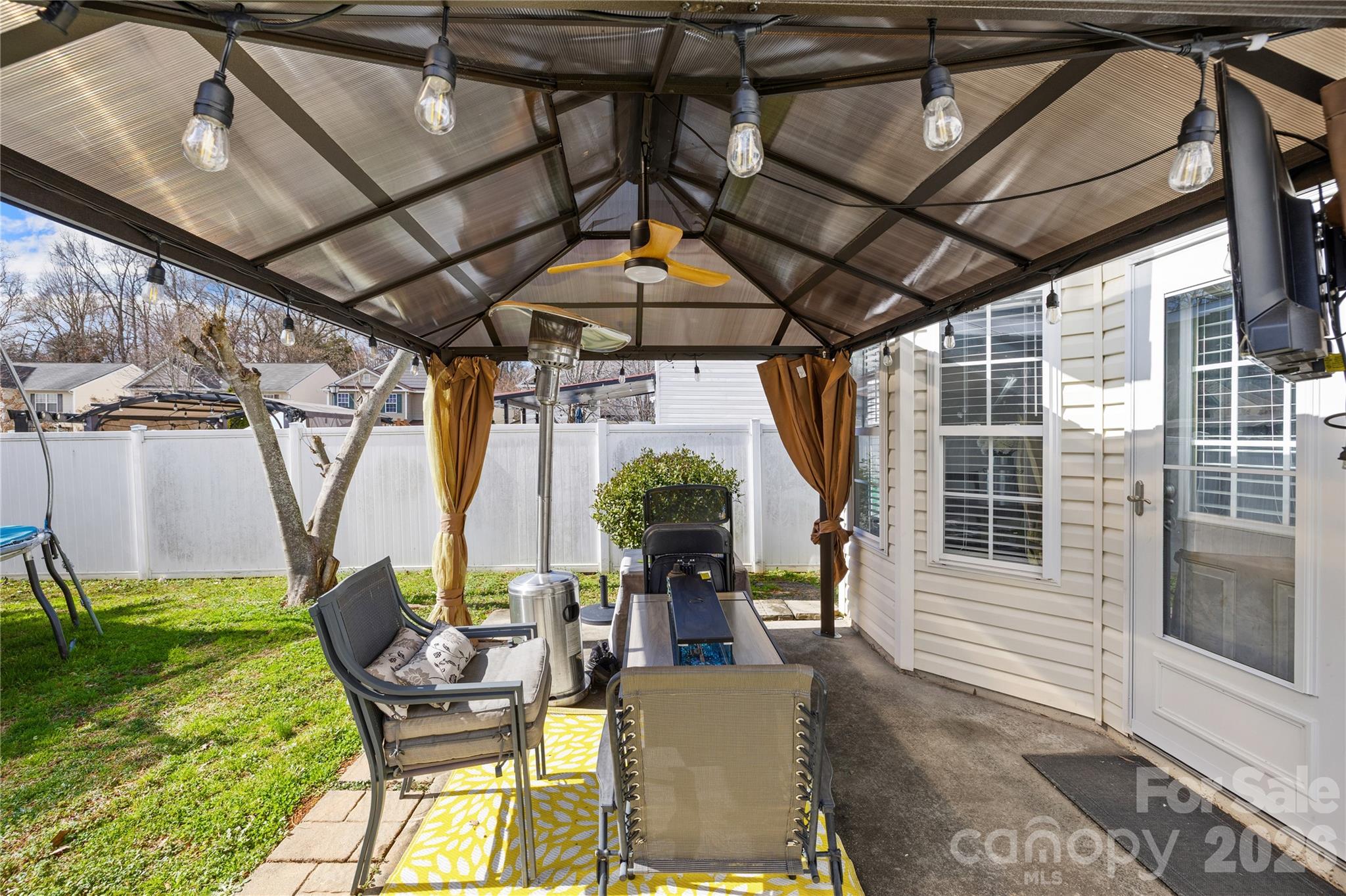 6406 Castlewynd Court — Charlotte