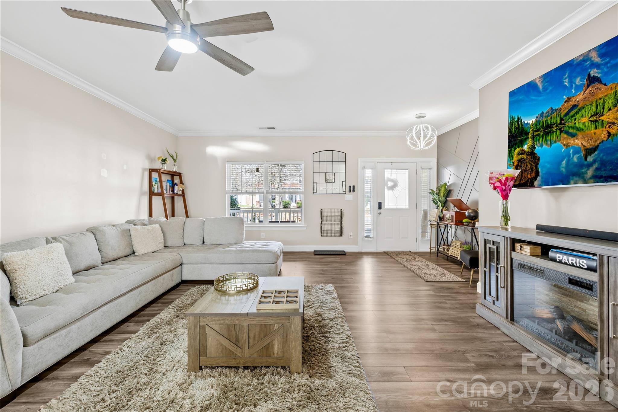 6406 Castlewynd Court — Charlotte