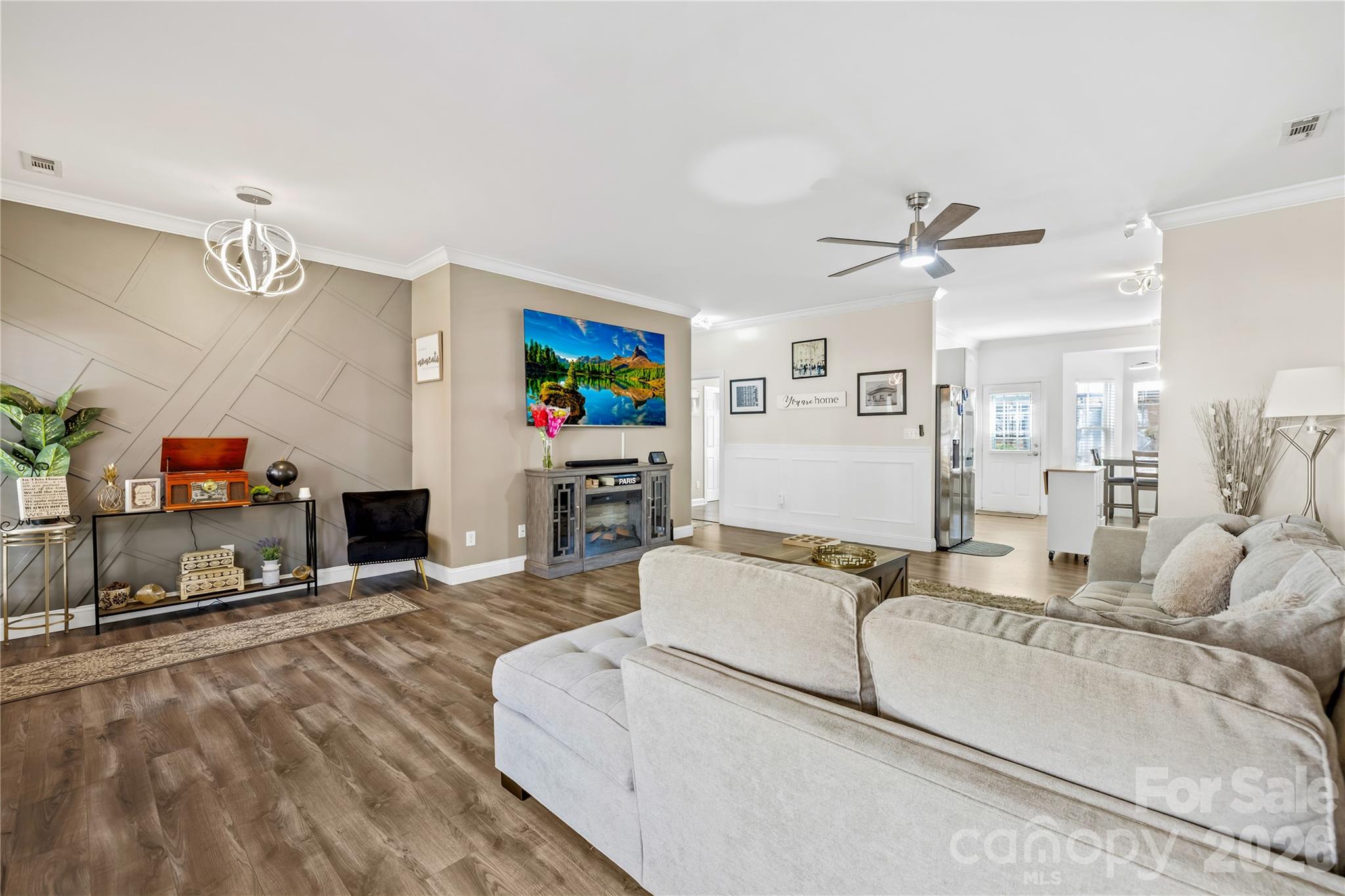 6406 Castlewynd Court — Charlotte