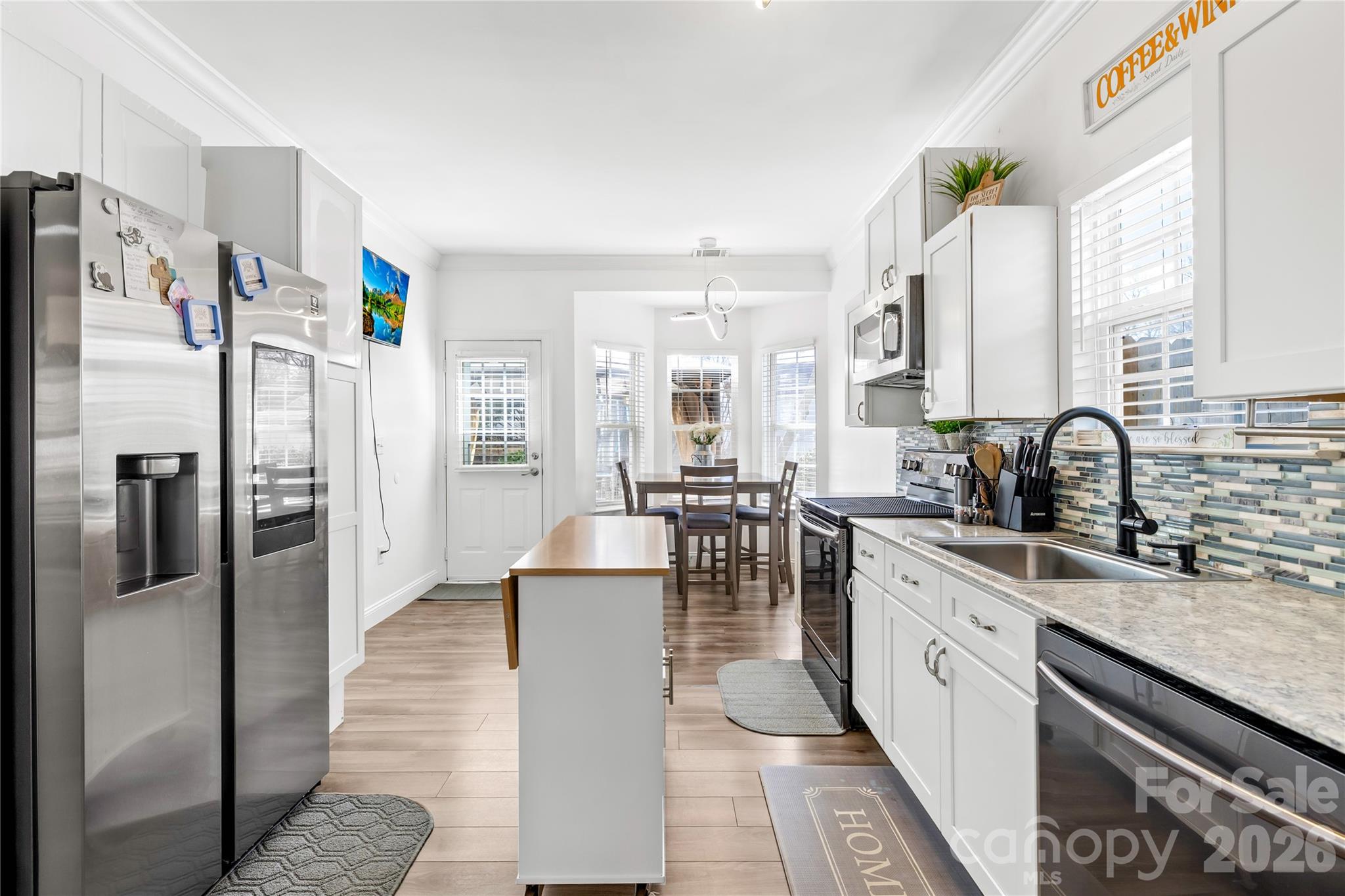 6406 Castlewynd Court — Charlotte