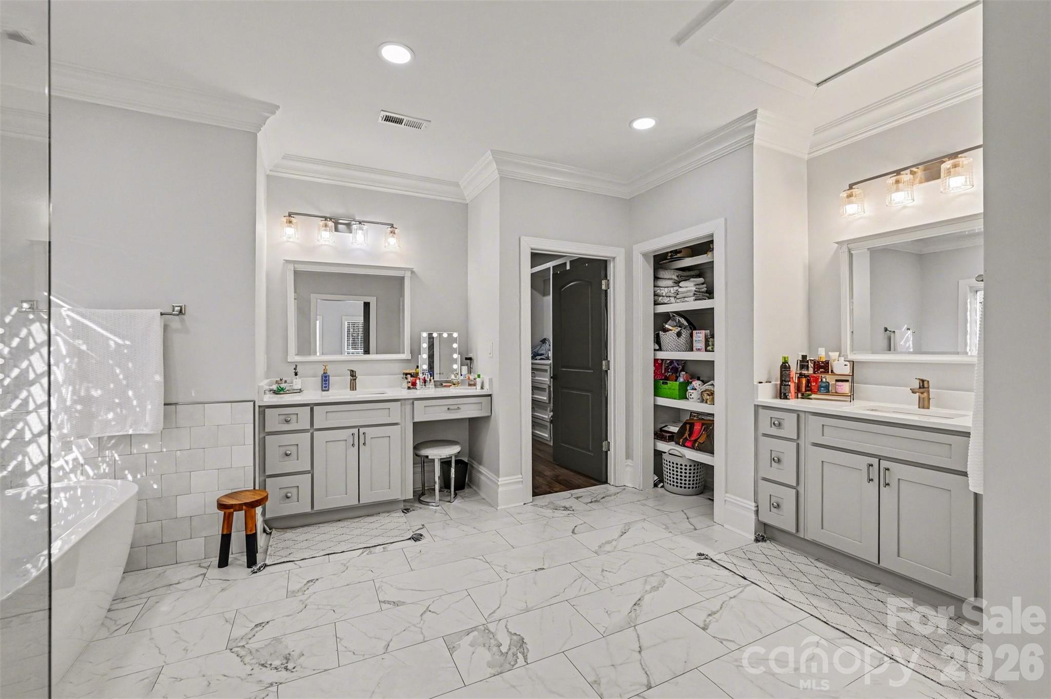 15200 August Lane — Charlotte