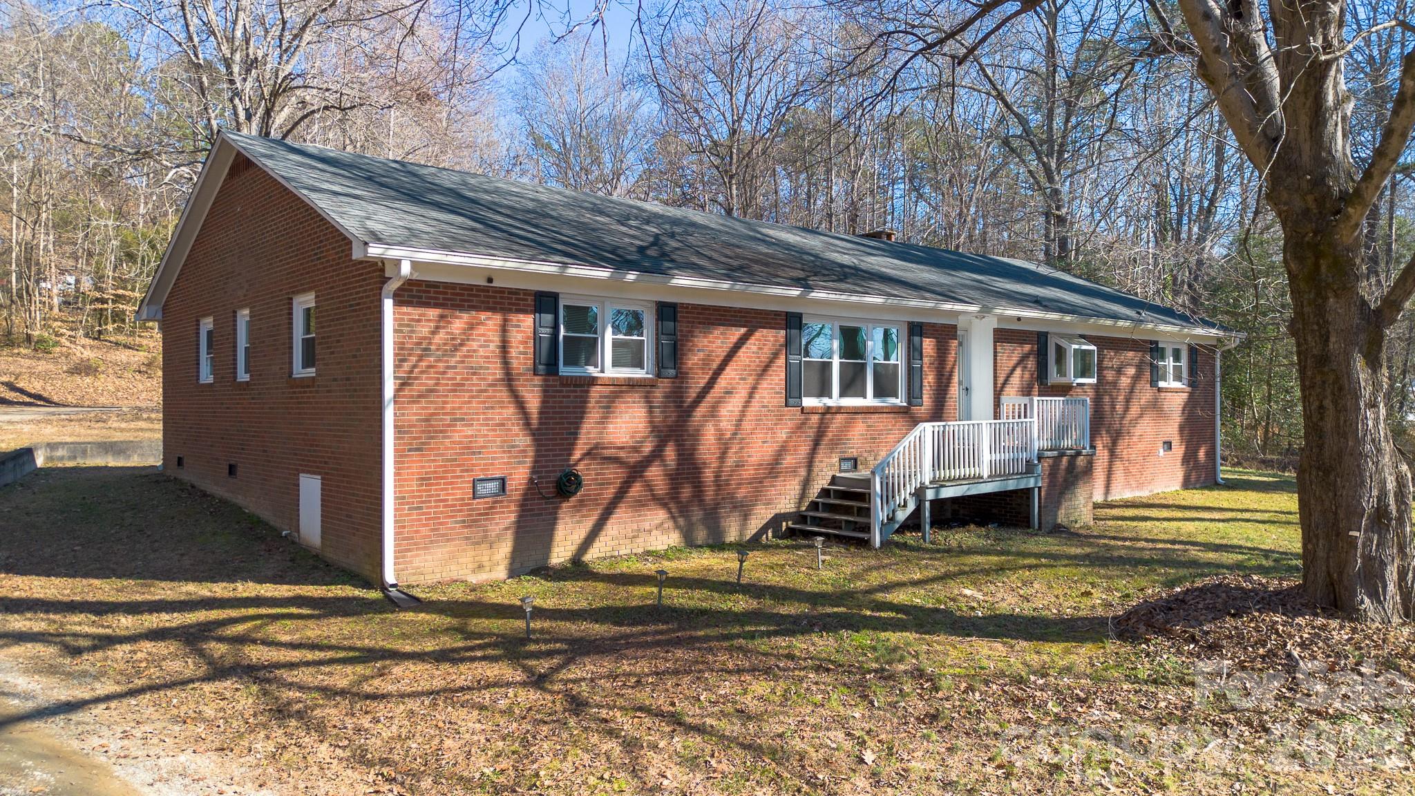 926 Mauney Road — Stanley