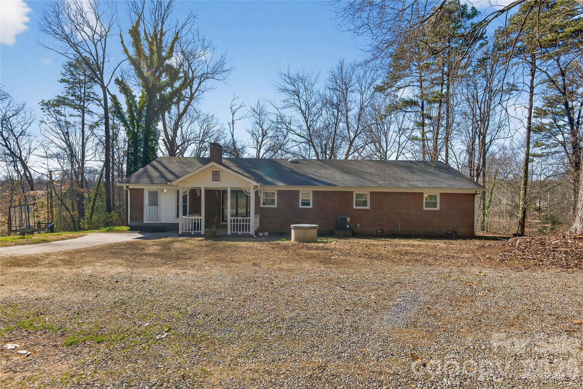 926 Mauney Road — Stanley
