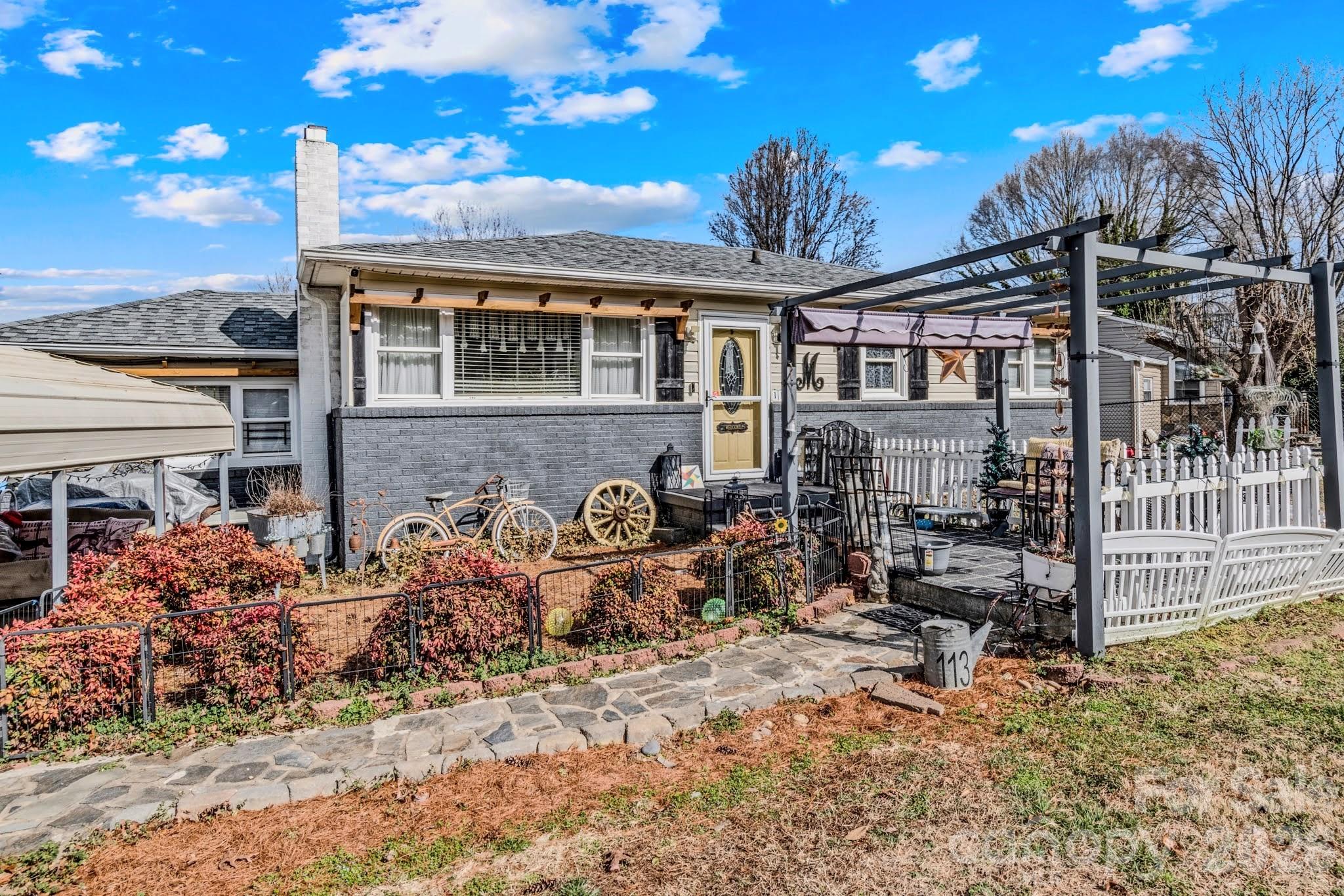 113 Hardy Street — Jonesville
