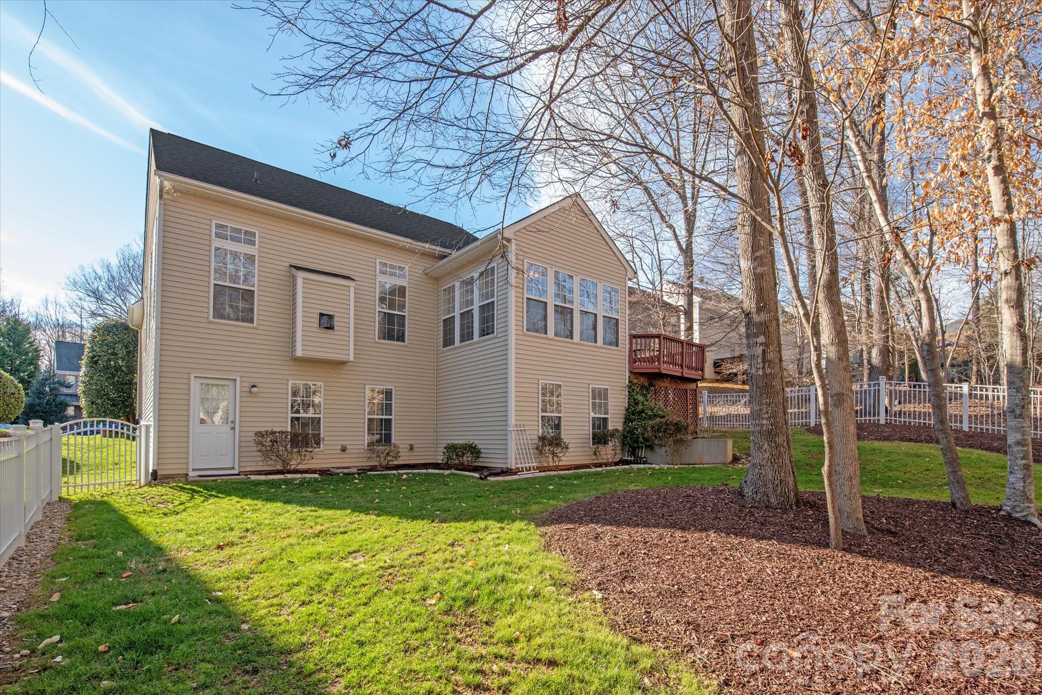 2141 Lord Proprietor Lane — Waxhaw