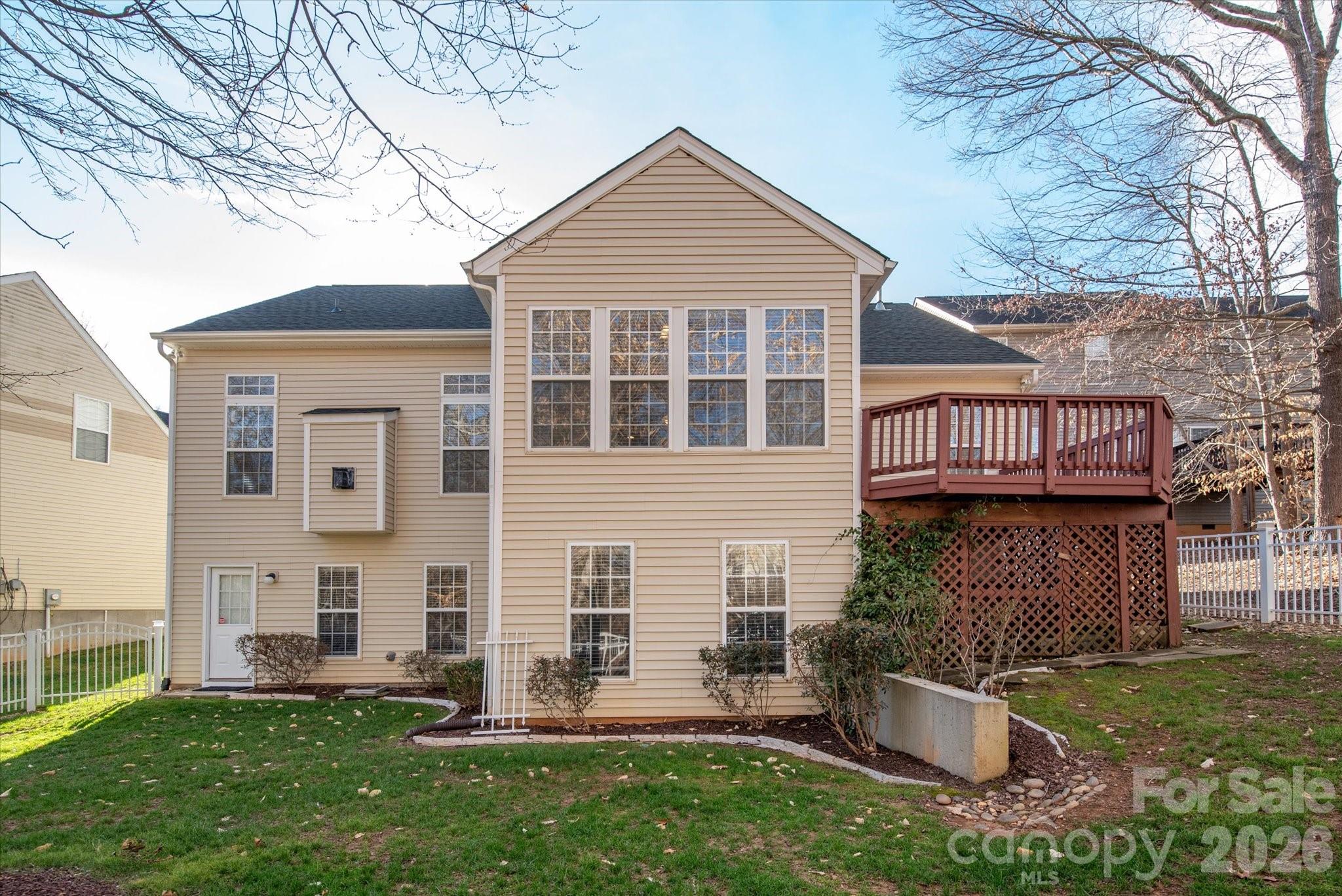 2141 Lord Proprietor Lane — Waxhaw