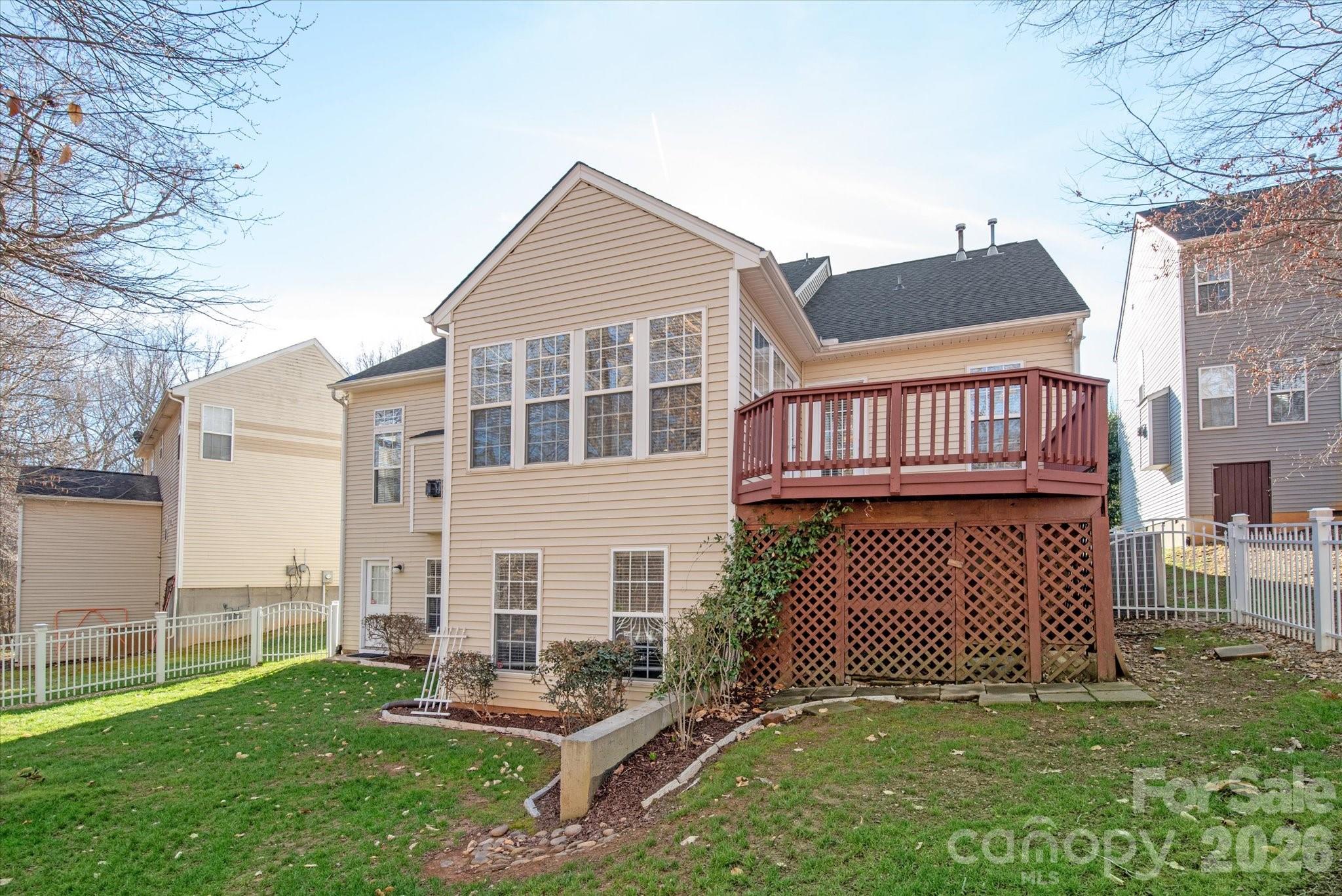 2141 Lord Proprietor Lane — Waxhaw
