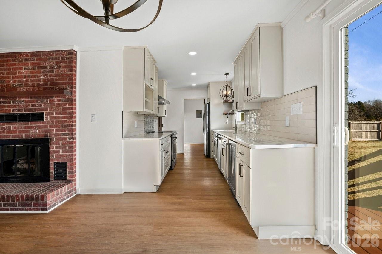 16808 Knoxwood Drive — Huntersville