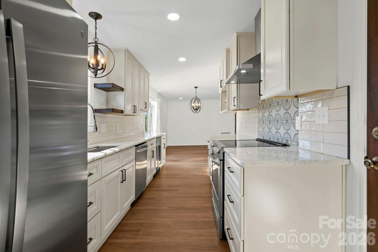 16808 Knoxwood Drive — Huntersville