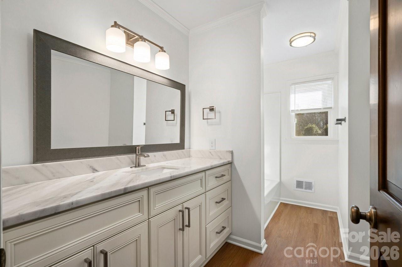 16808 Knoxwood Drive — Huntersville