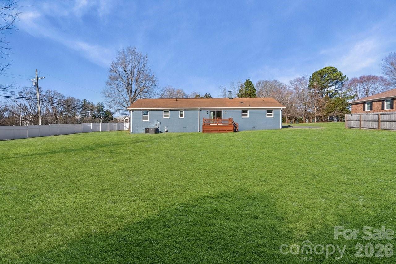 16808 Knoxwood Drive — Huntersville
