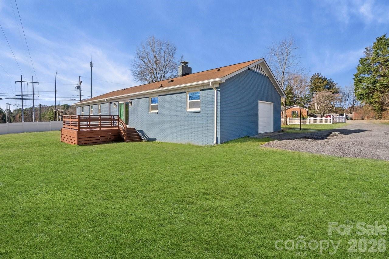 16808 Knoxwood Drive — Huntersville