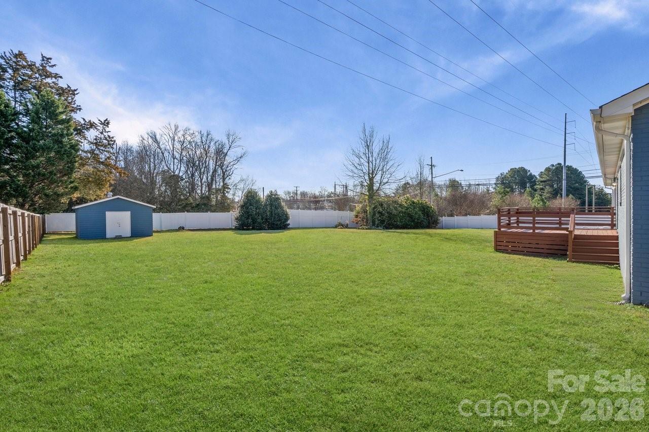 16808 Knoxwood Drive — Huntersville
