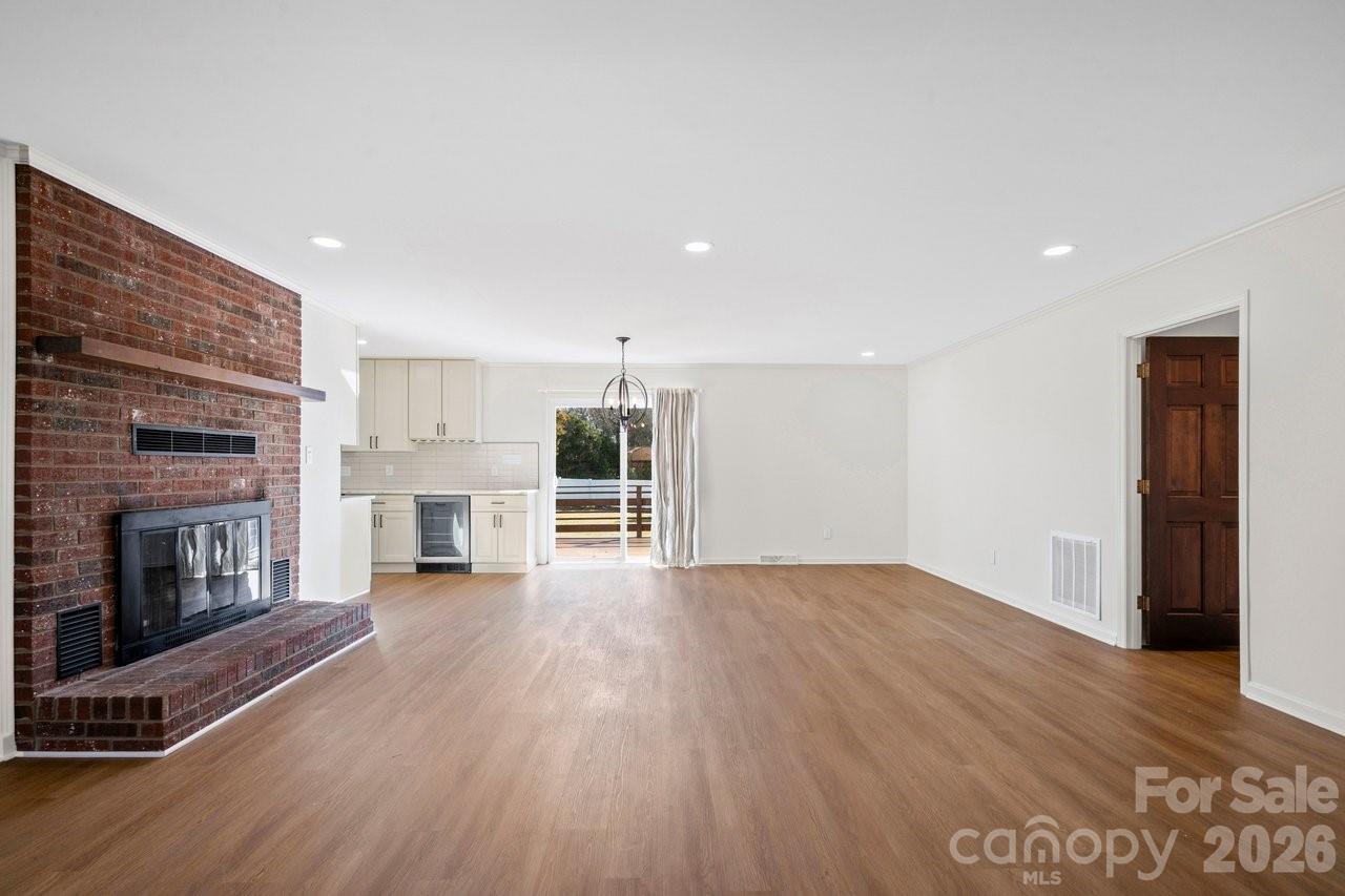 16808 Knoxwood Drive — Huntersville