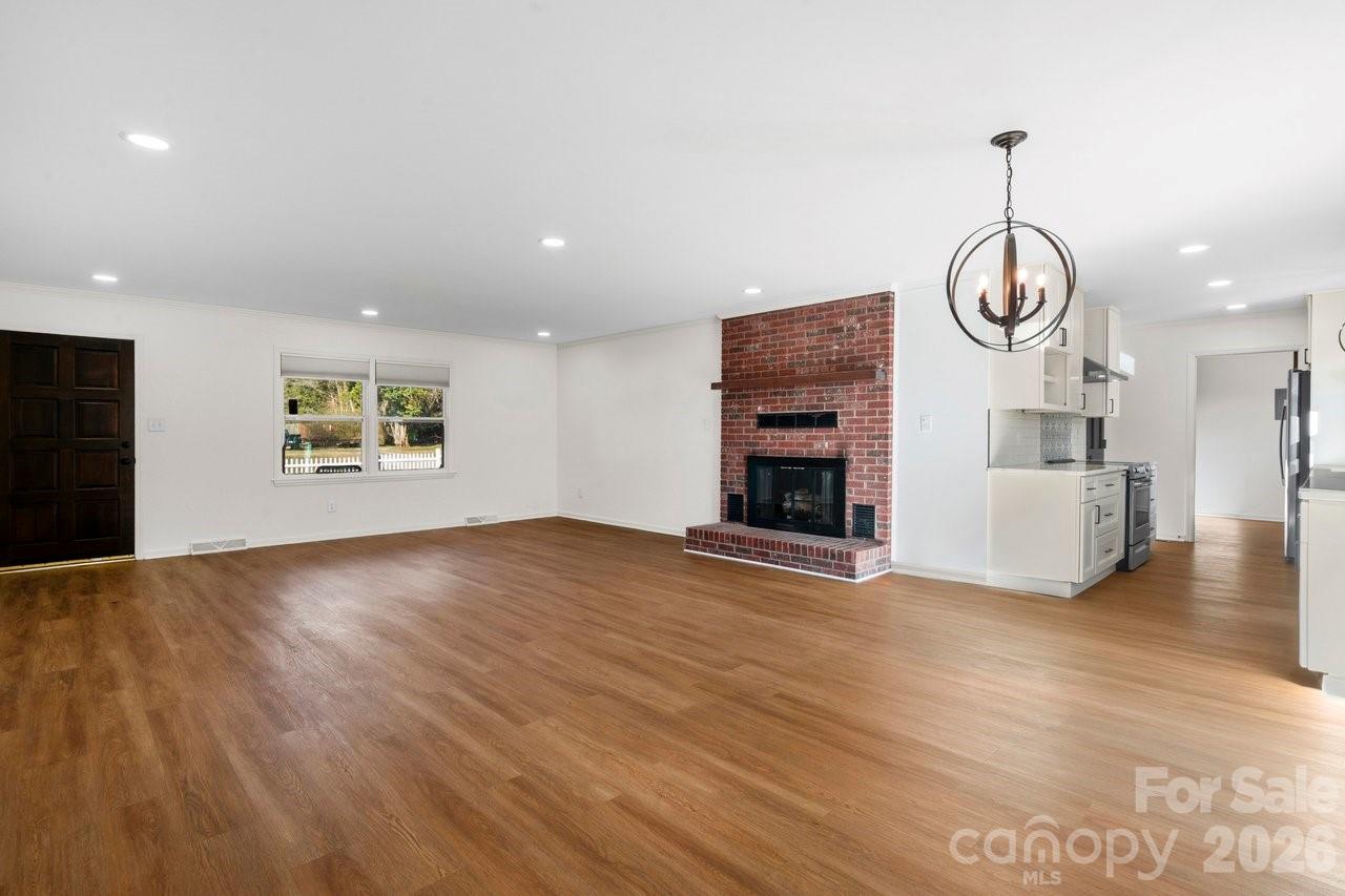 16808 Knoxwood Drive — Huntersville