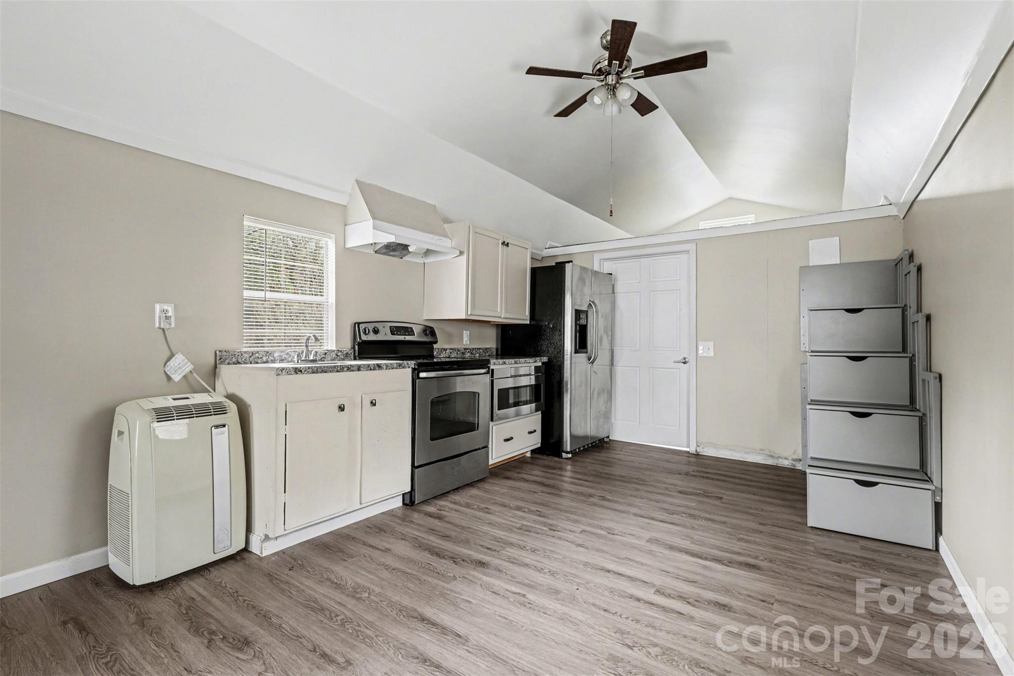 596 Armory Road — Chester