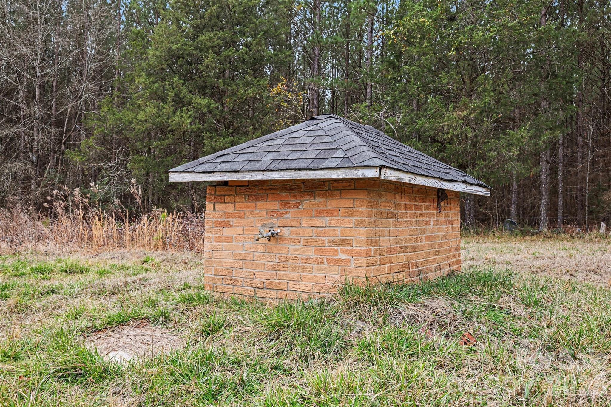596 Armory Road — Chester