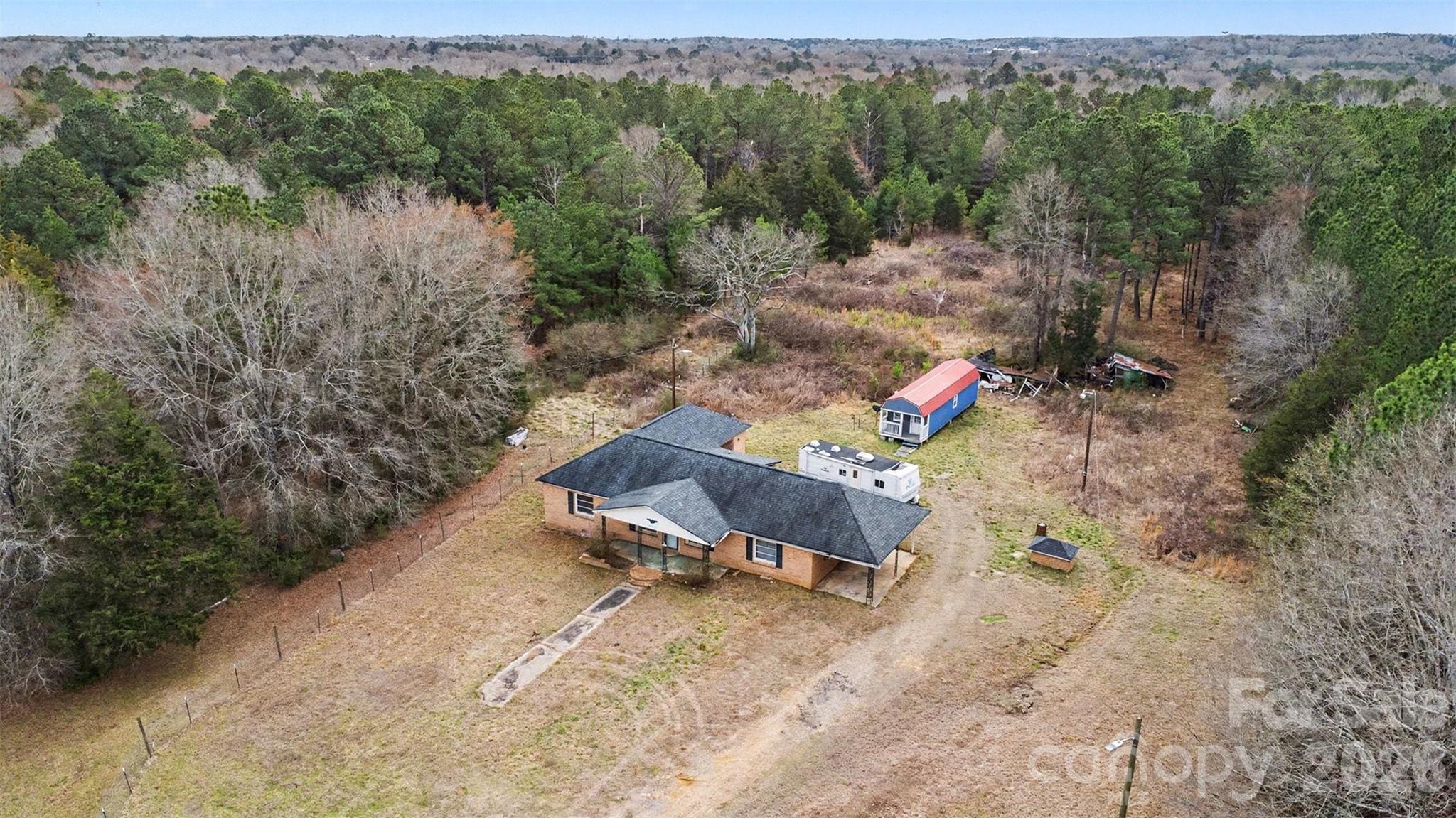 596 Armory Road — Chester