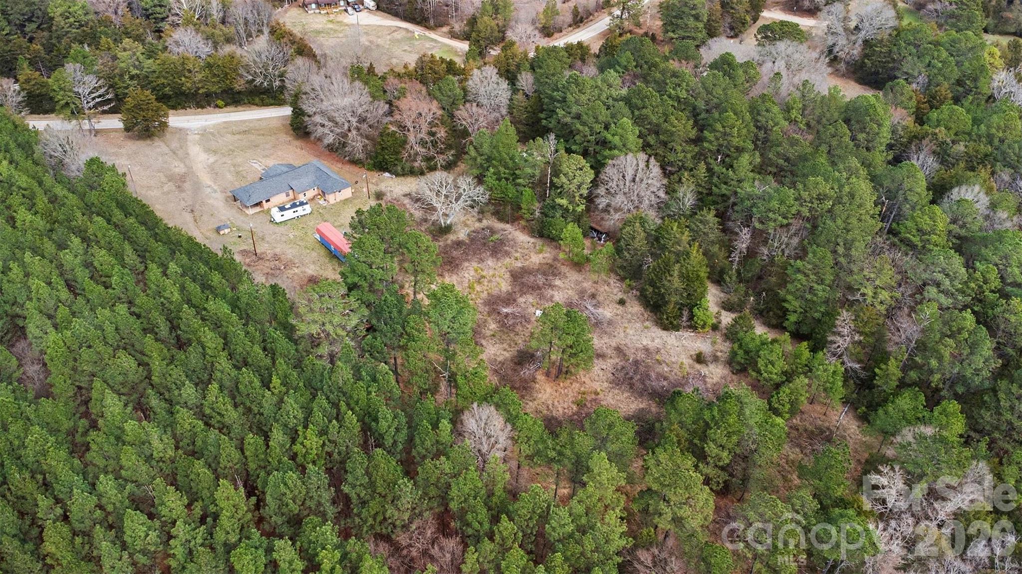 596 Armory Road — Chester