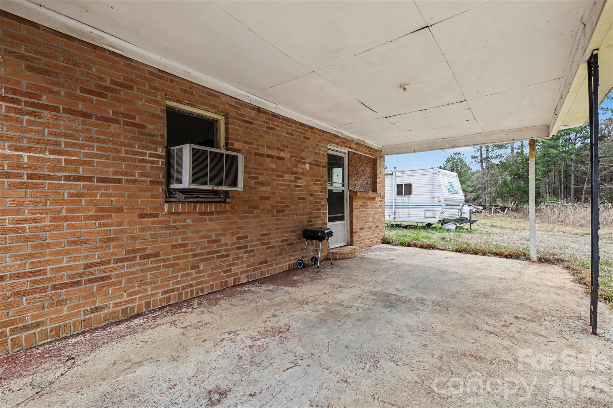 596 Armory Road — Chester