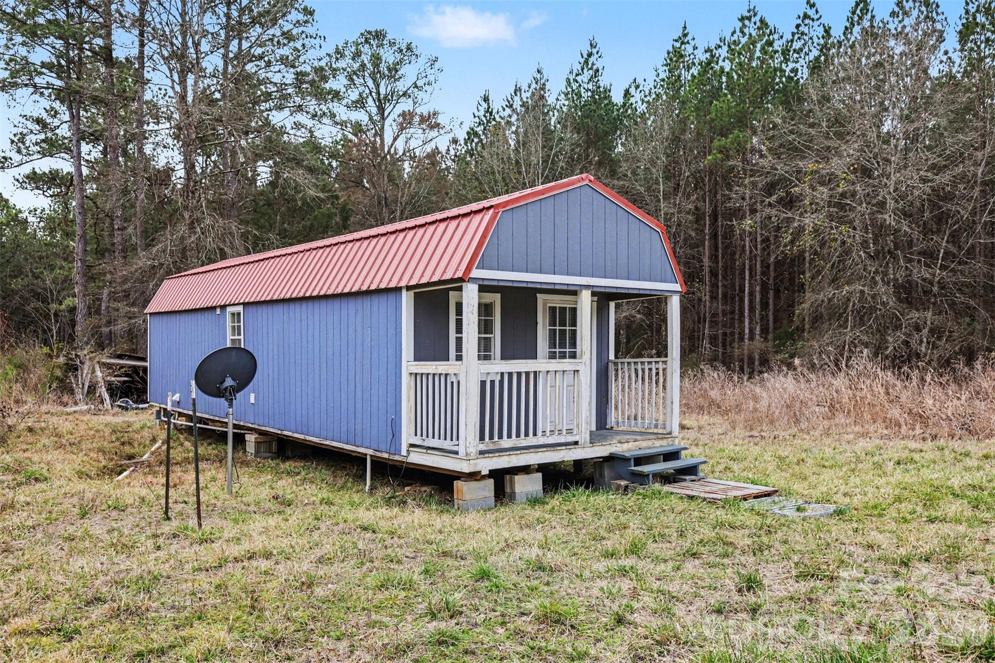 596 Armory Road — Chester