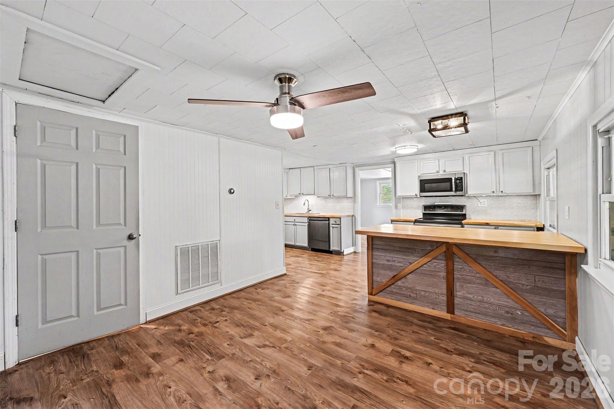 139 Blackburn Drive — Grover