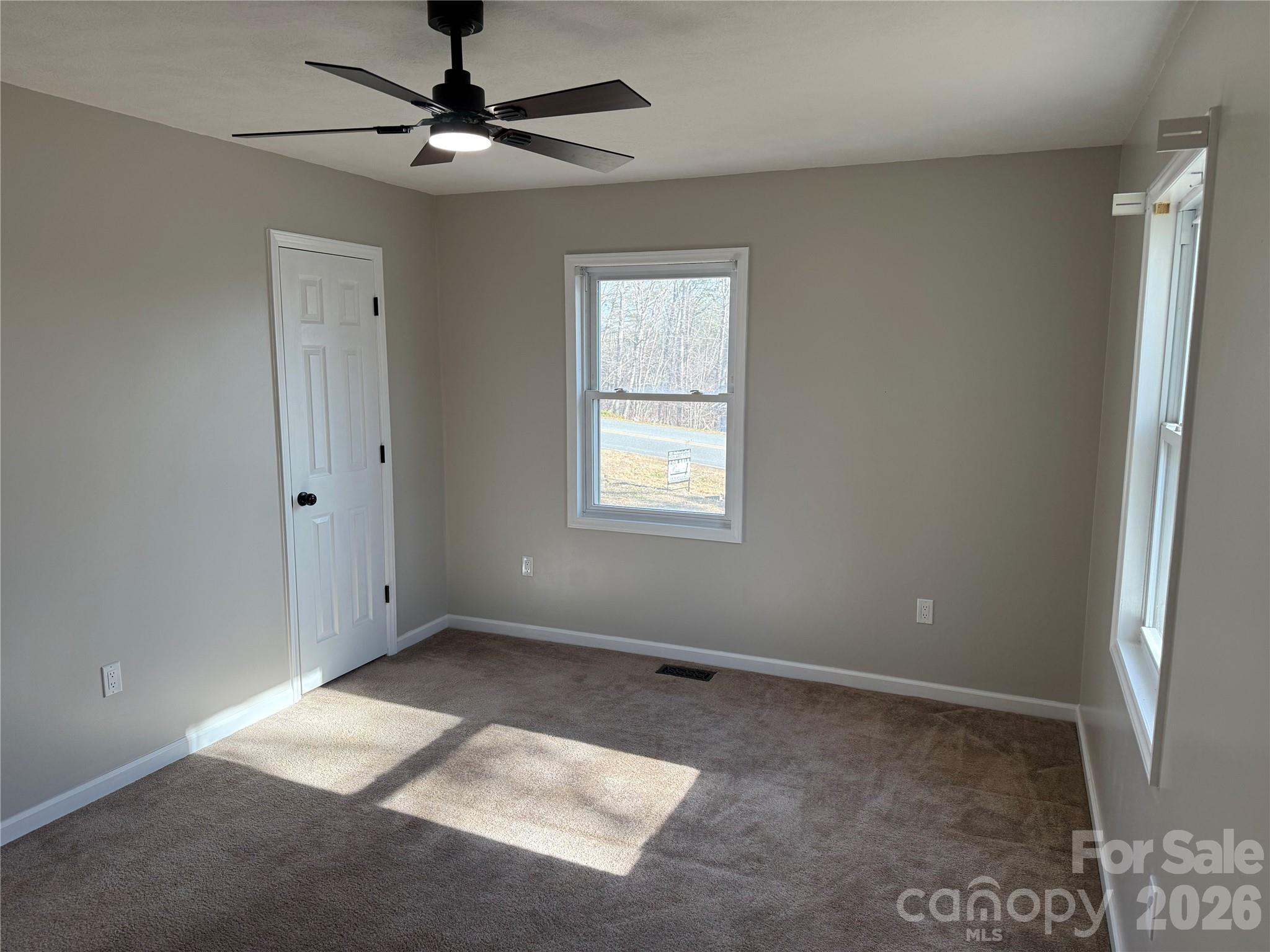 628 Hidden View Loop — Marion