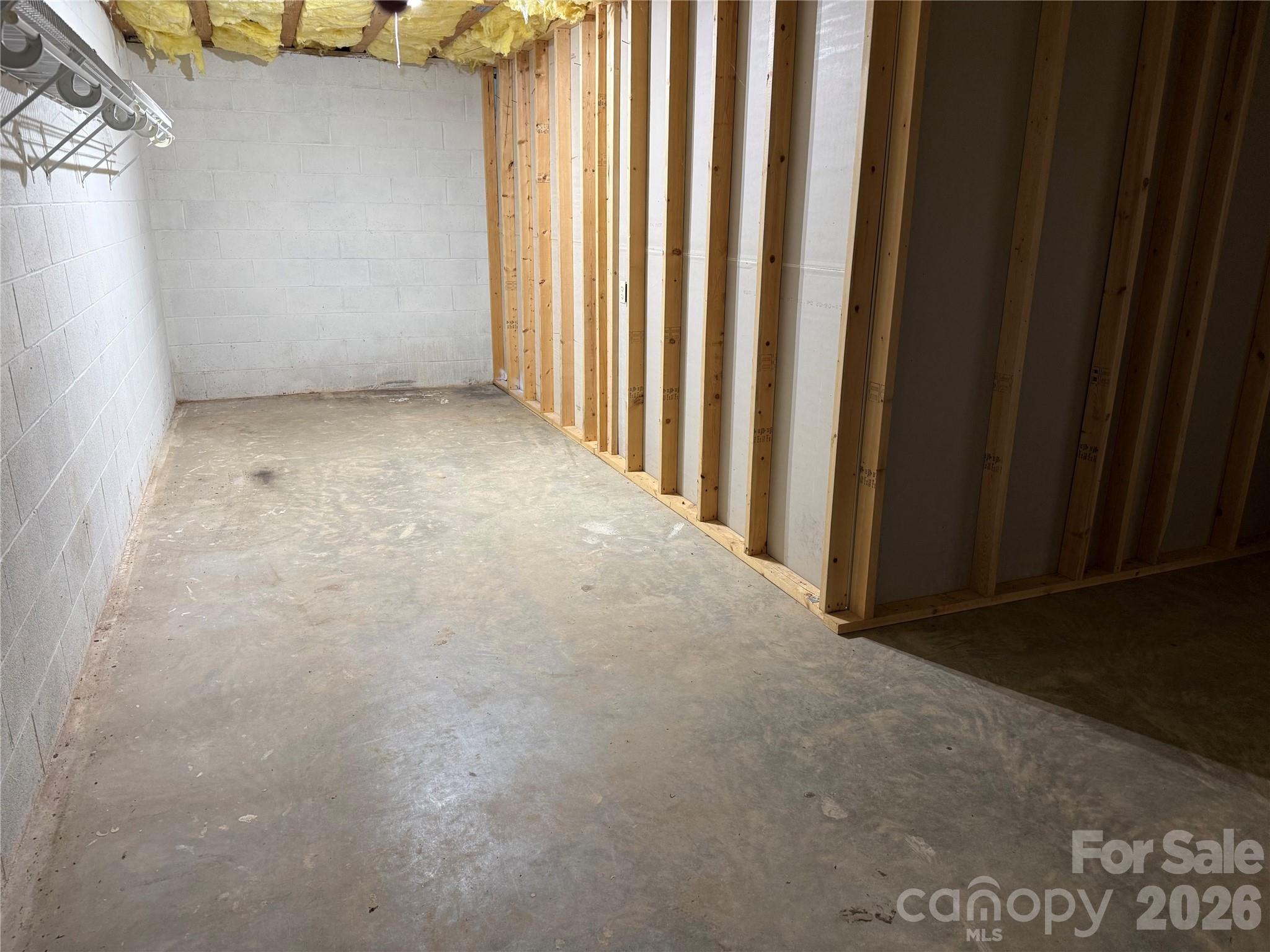 628 Hidden View Loop — Marion