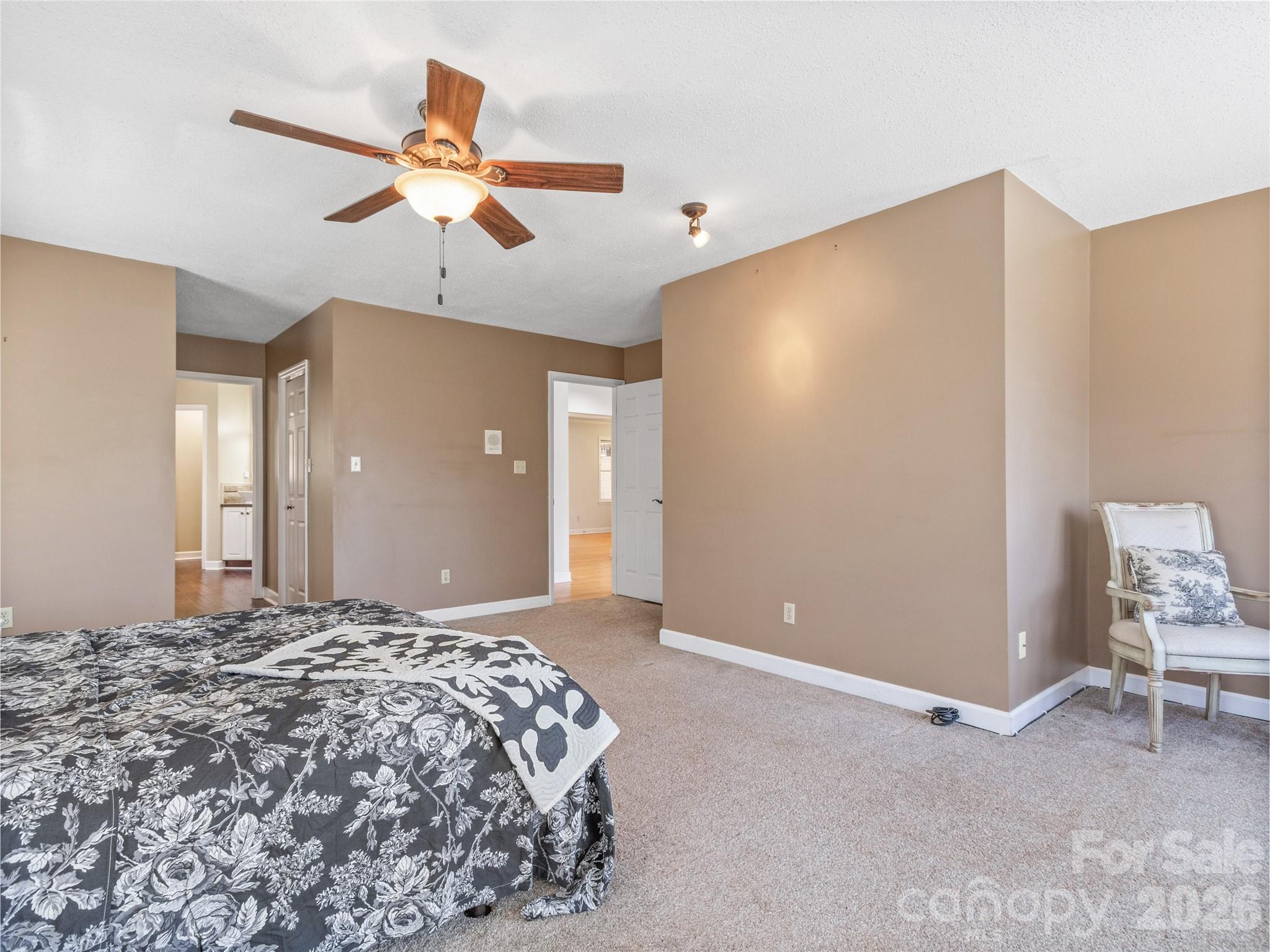 126 Hillcrest Drive — Barnardsville
