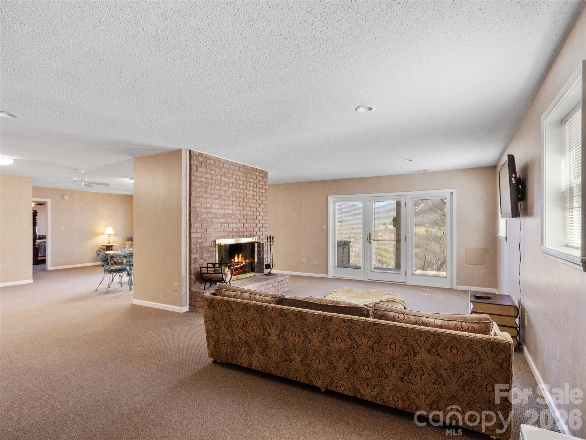 126 Hillcrest Drive — Barnardsville