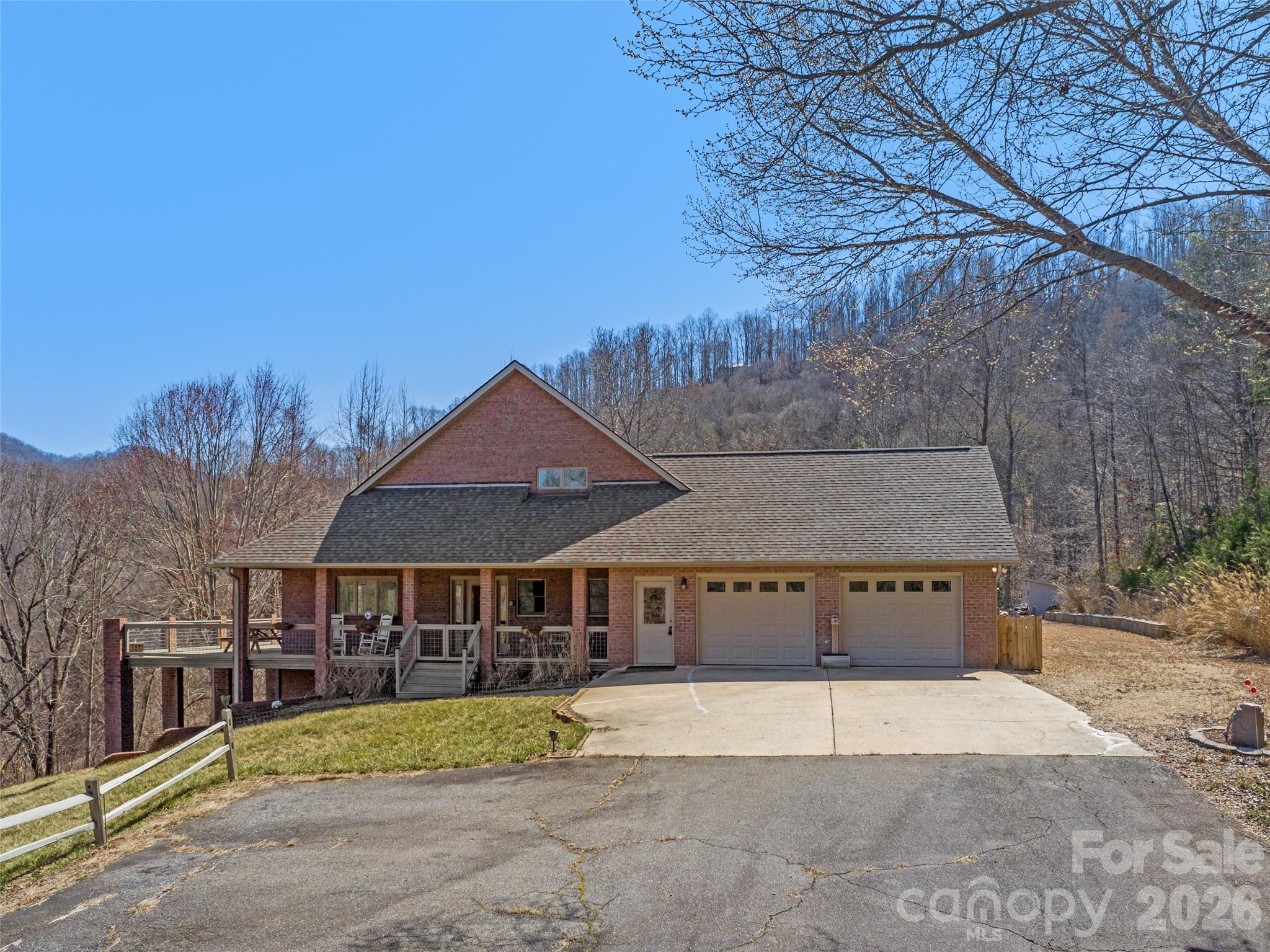 126 Hillcrest Drive — Barnardsville