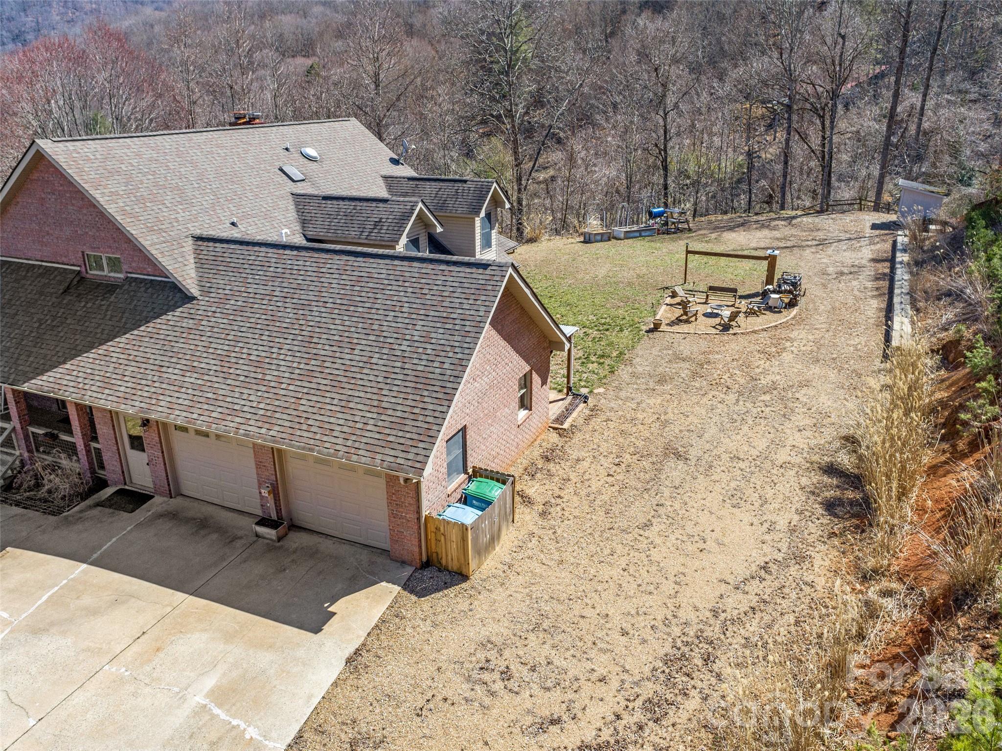 126 Hillcrest Drive — Barnardsville