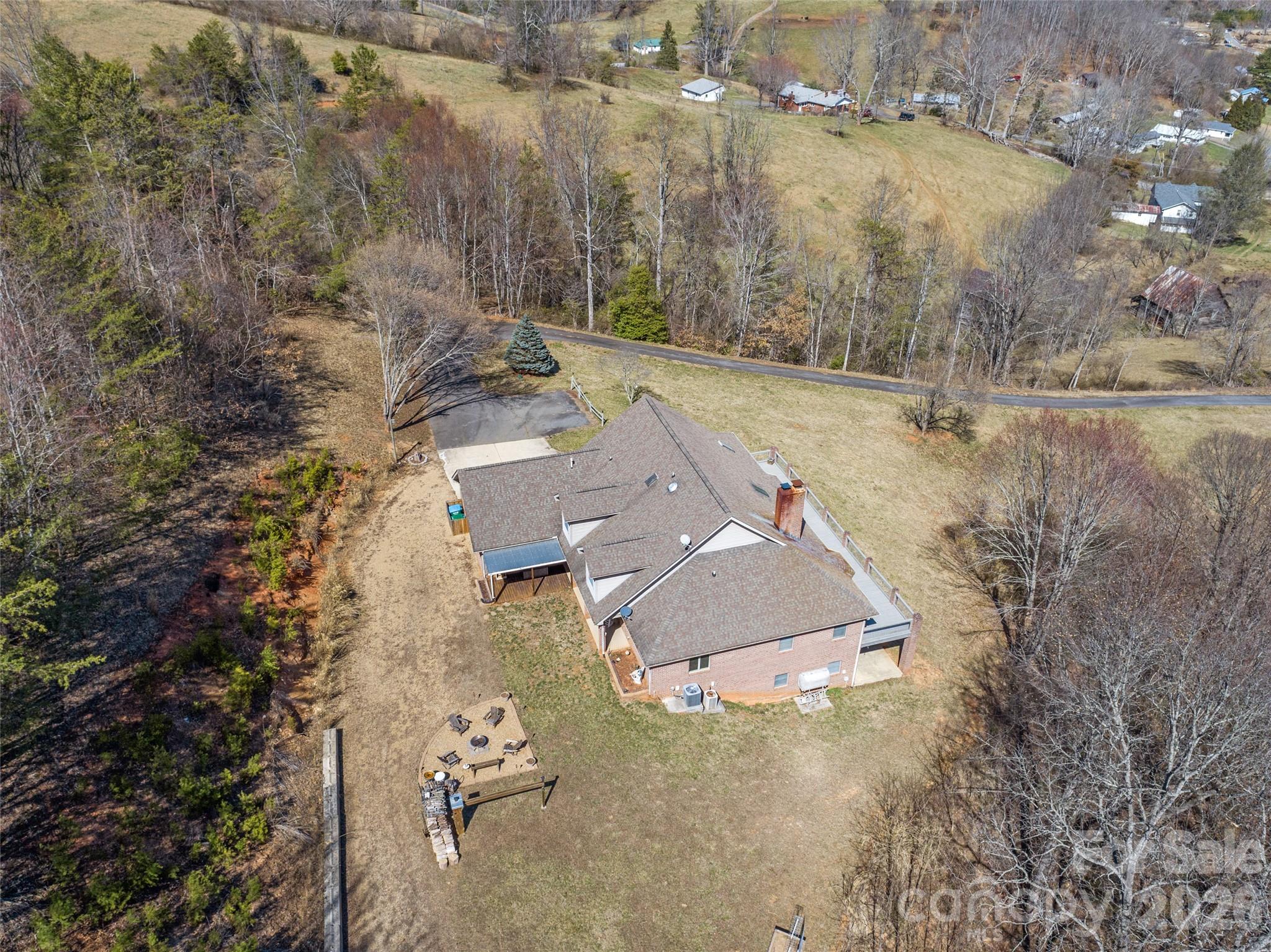 126 Hillcrest Drive — Barnardsville