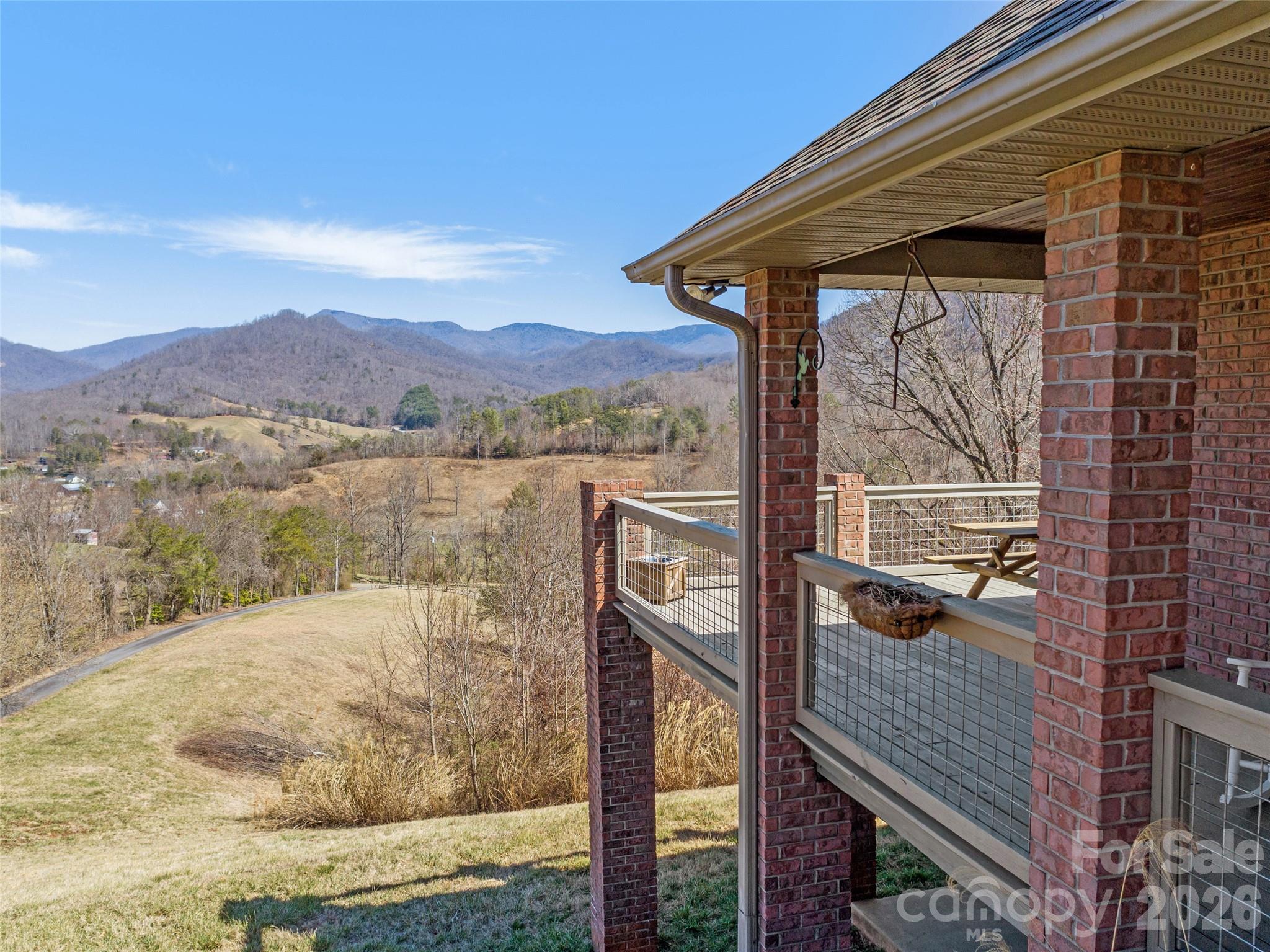 126 Hillcrest Drive — Barnardsville