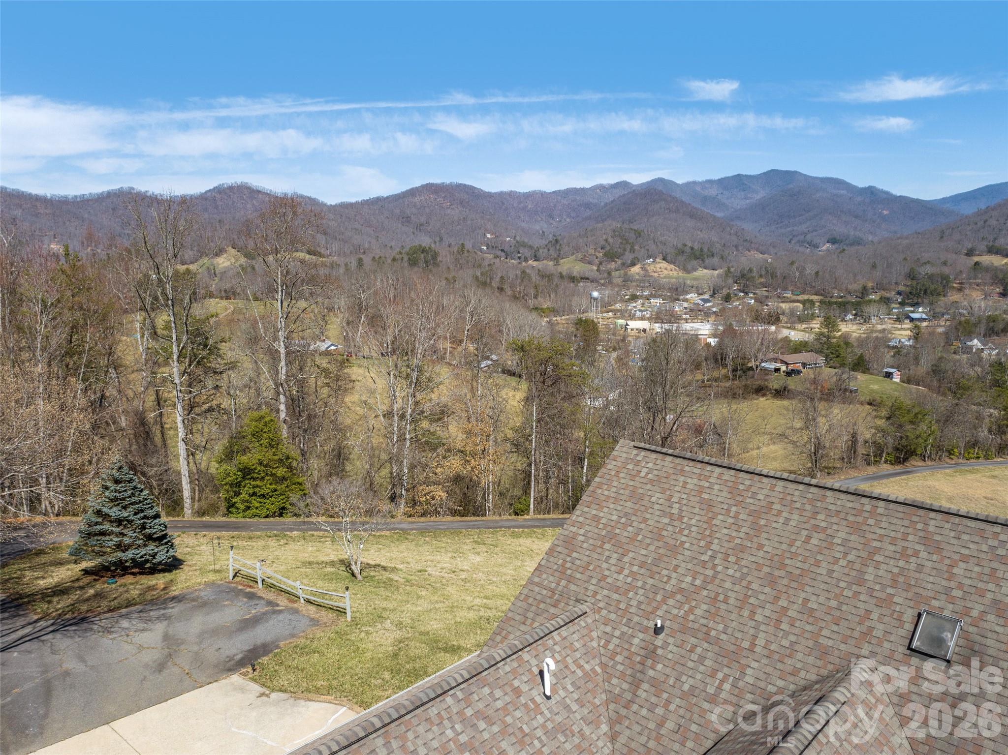 126 Hillcrest Drive — Barnardsville