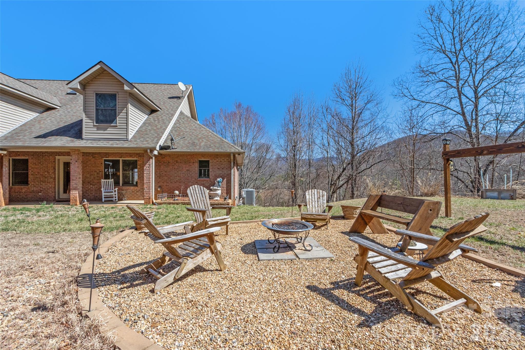 126 Hillcrest Drive — Barnardsville