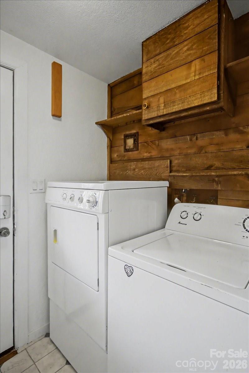 170 Styles Road — Burnsville