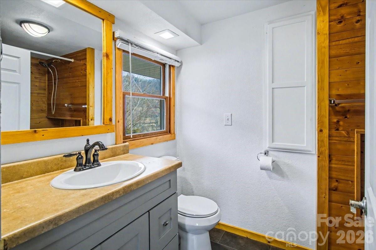 170 Styles Road — Burnsville
