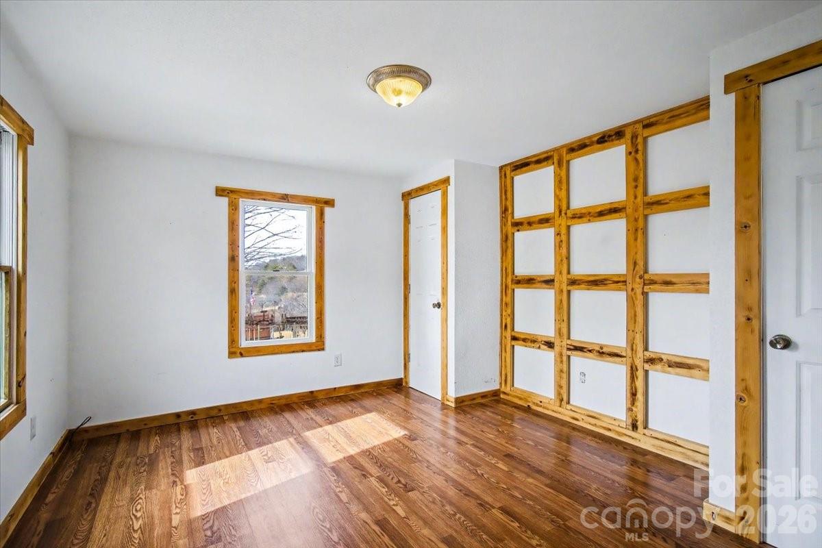 170 Styles Road — Burnsville