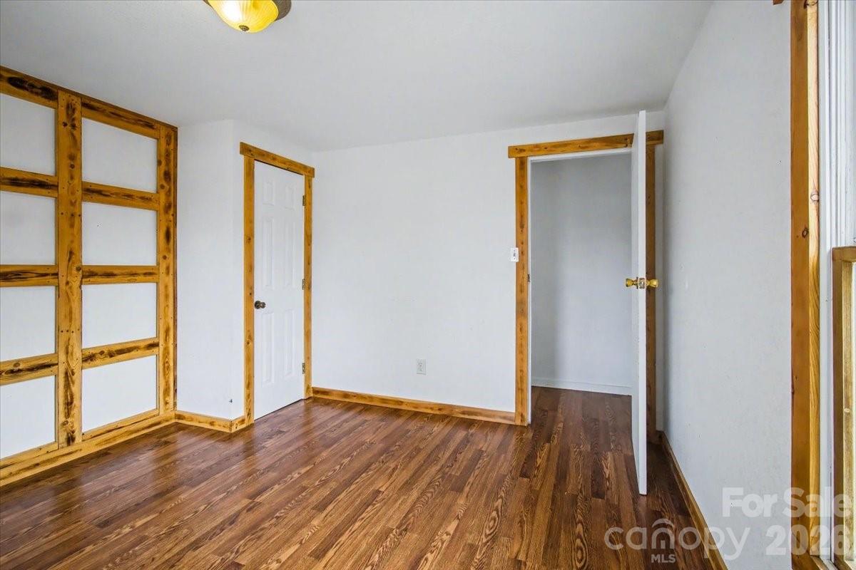 170 Styles Road — Burnsville