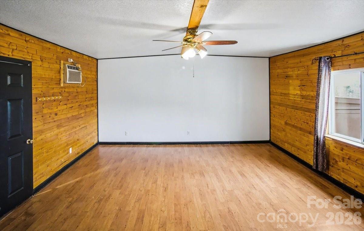 170 Styles Road — Burnsville